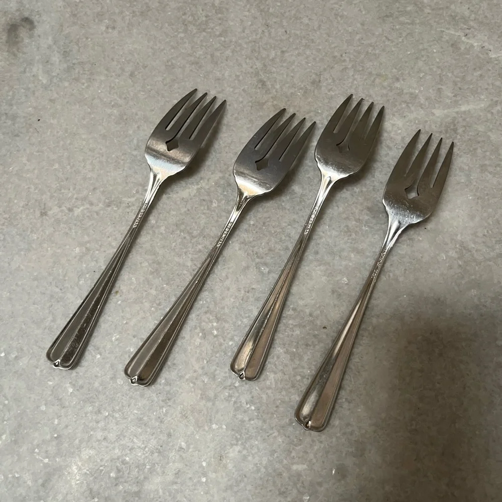 Set Of 4 Forks, Oneida USA, Vintage, Stainless Steel